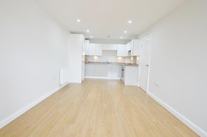Flat Chalvey Road East in Slough