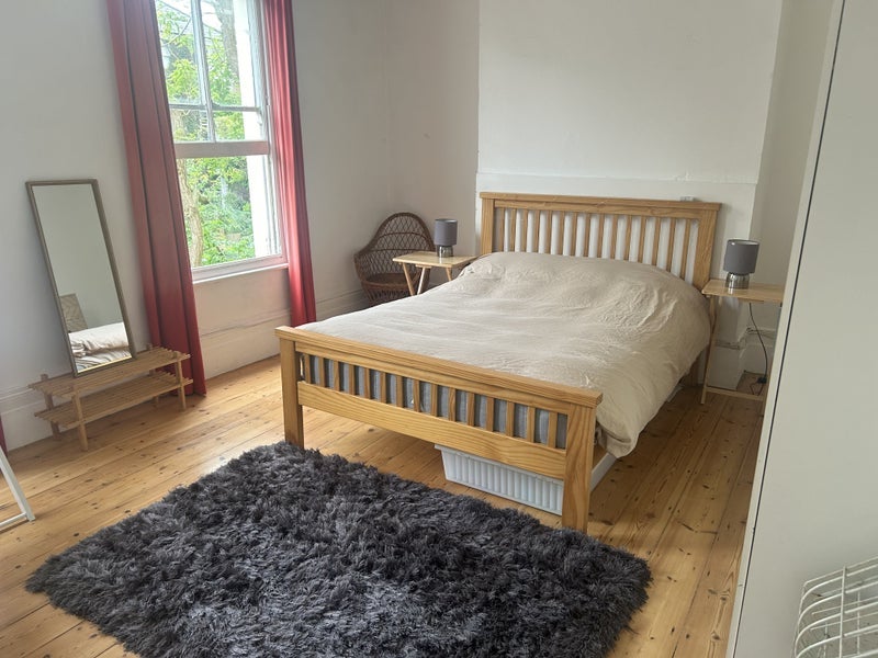 Room Eleanor Road in Greater London