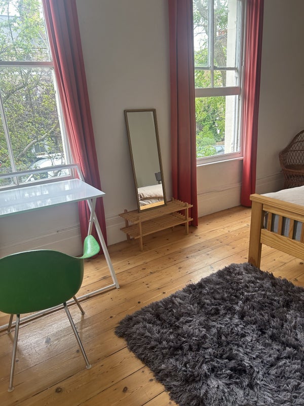Room Eleanor Road in Greater London