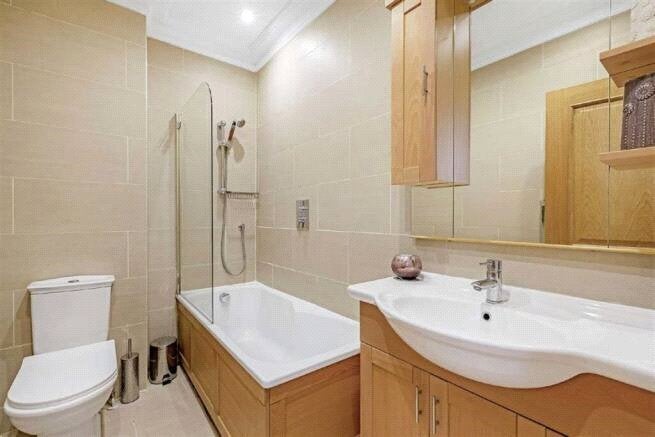 Flat Ashburn Gardens in Greater London