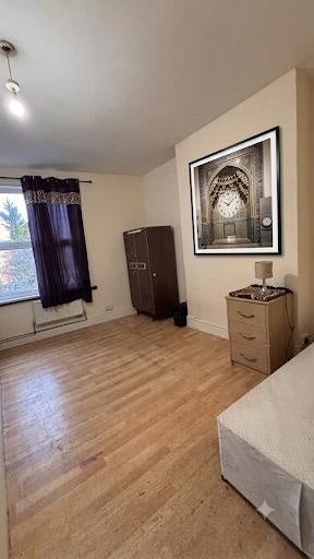 Room Mitcham Road in Greater London