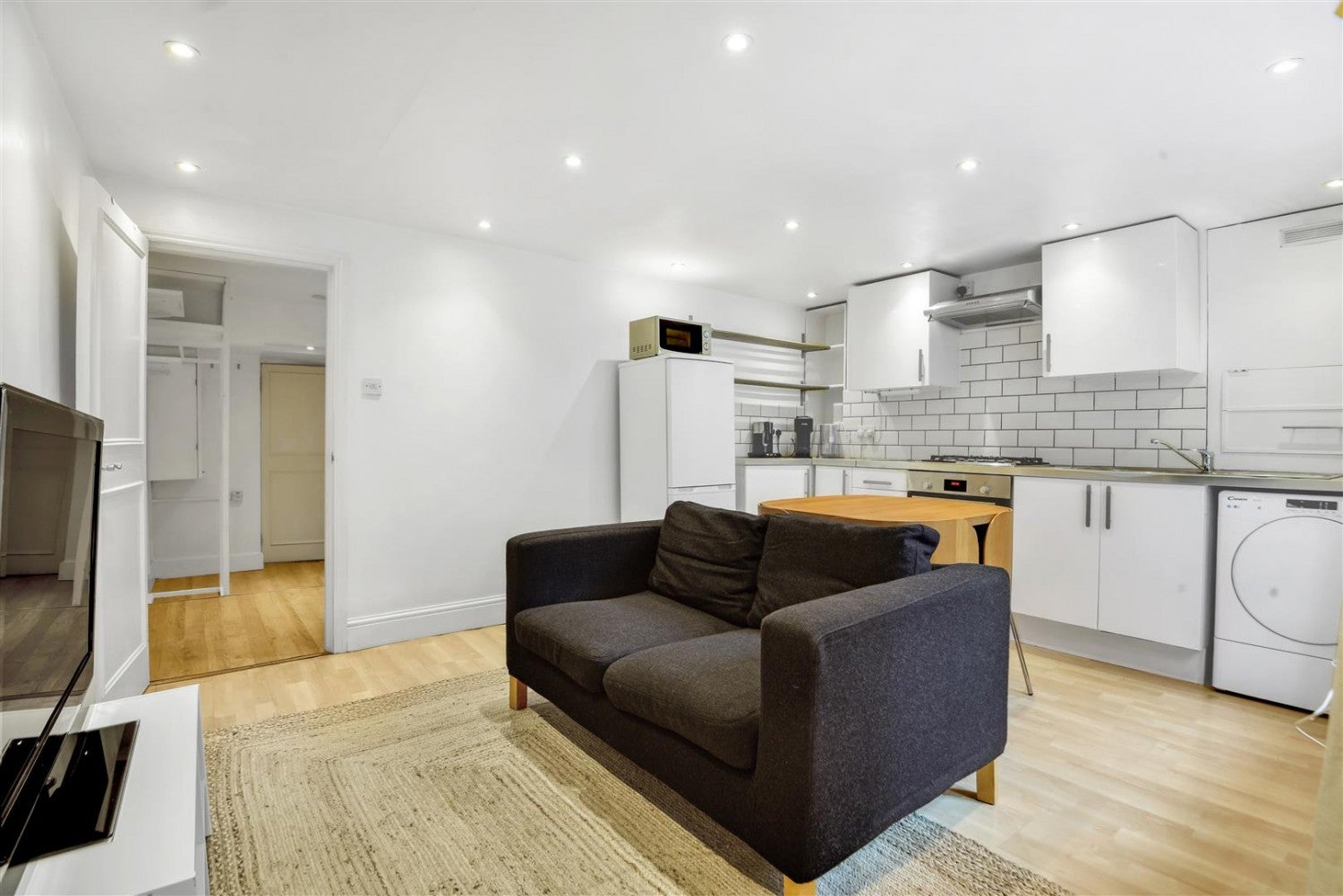 Flat Allen Road in Greater London