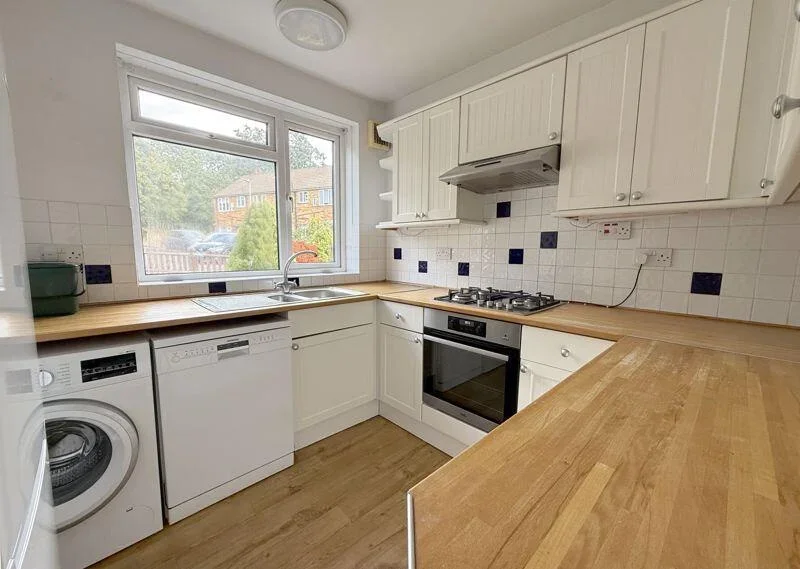 House Tempest Avenue in Hertsmere
