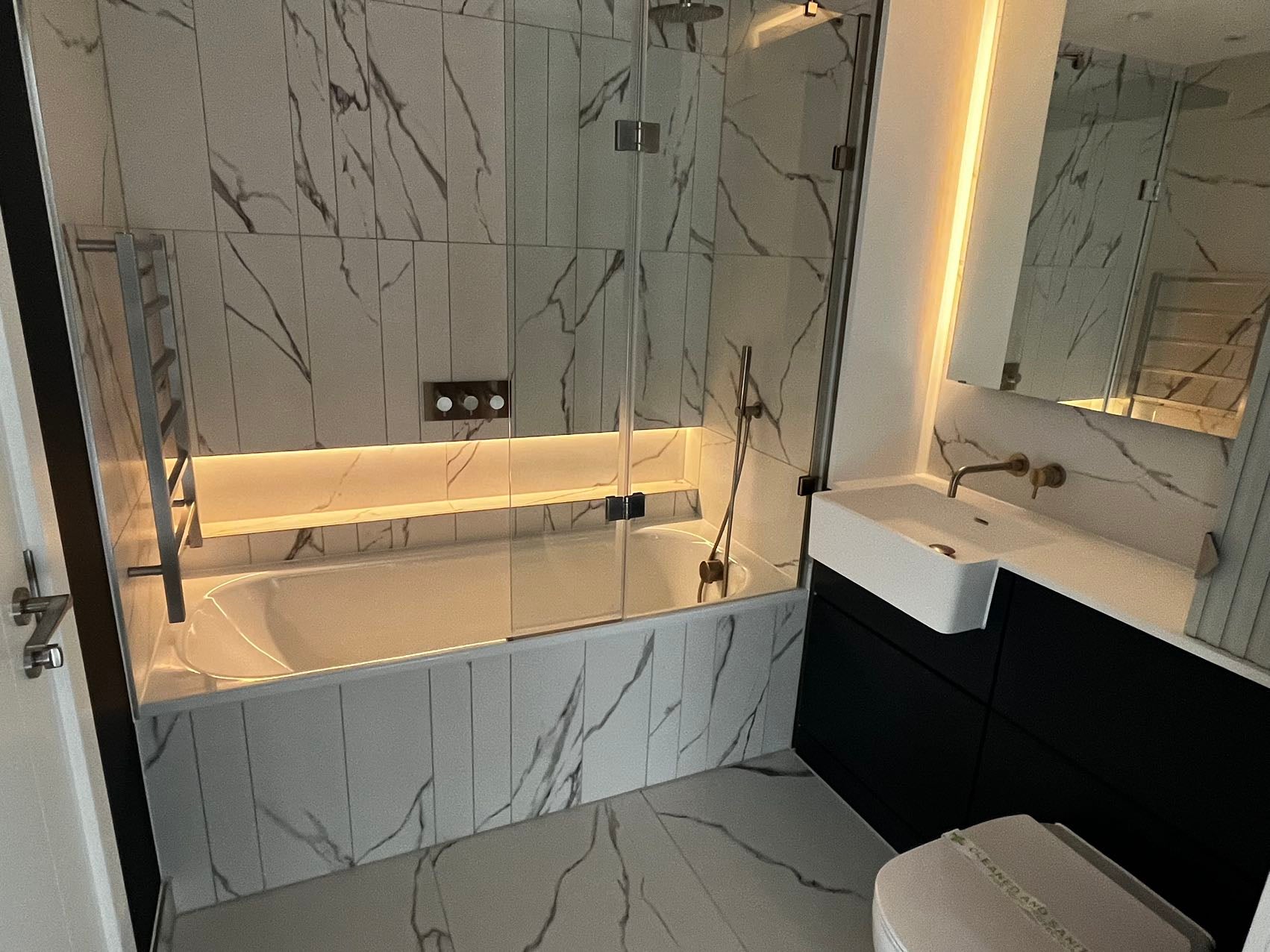 Flat Kennington Lane in Greater London