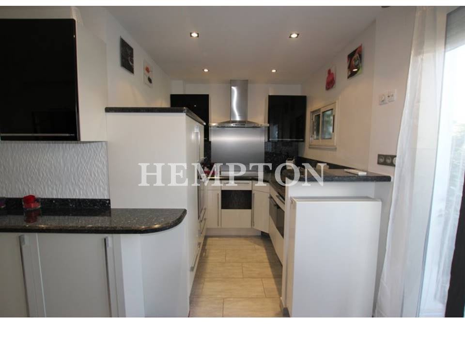 Flat Rue des Eaux in Paris
