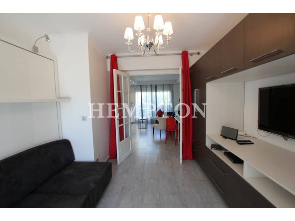 Flat Rue des Eaux in Paris