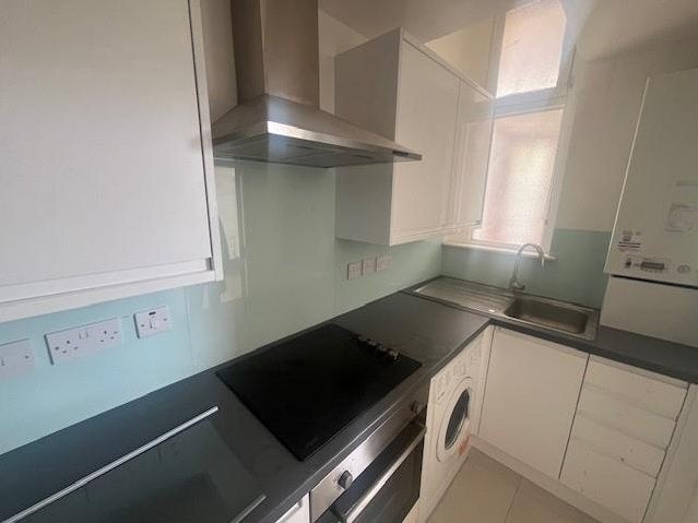 Flat Pembroke Avenue in Portslade by Sea