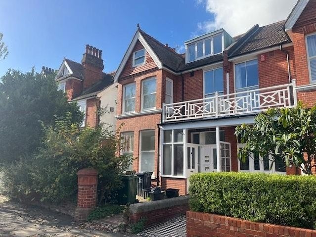 Flat Pembroke Avenue in Portslade by Sea
