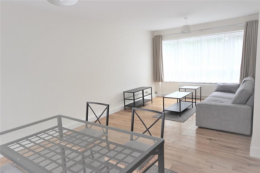 Flat Hillcroft Crescent in Greater London