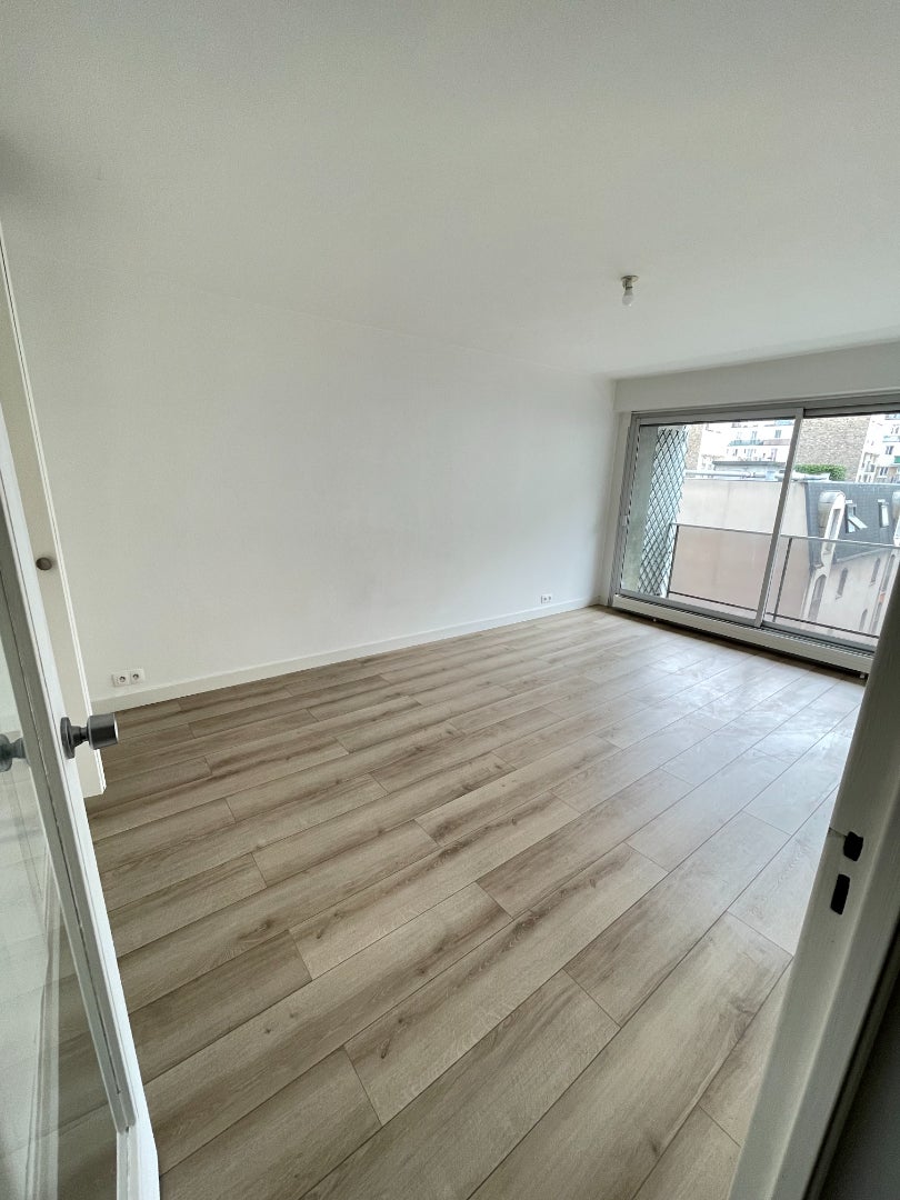 Appartement Rue Saint-Charles à Paris