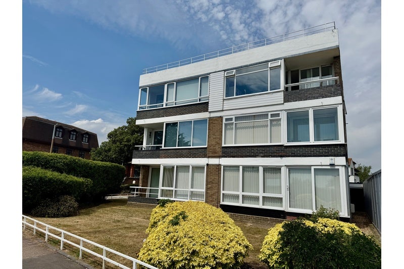 House Chalkwell Esplanade in Southend-on-Sea