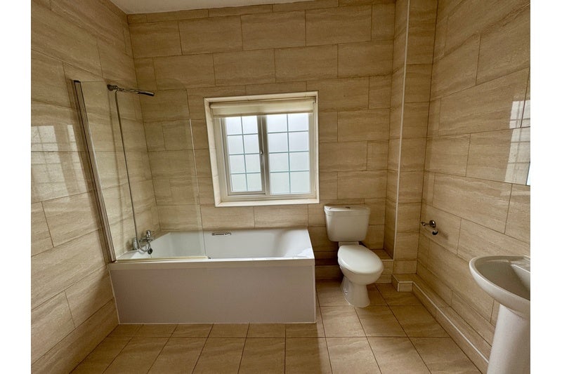 Flat The Ridgeway in Southend-on-Sea
