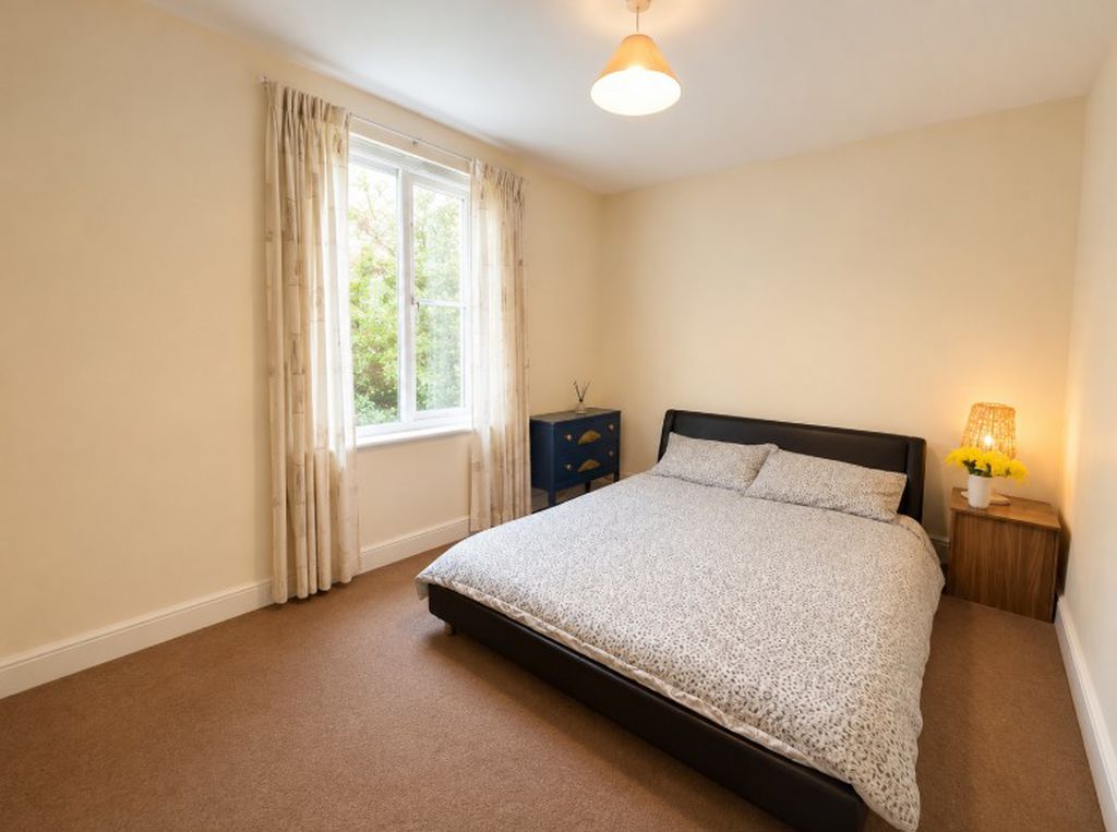 Flat South Square in Winchester