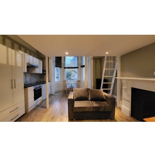 Flat Colville Terrace in Greater London