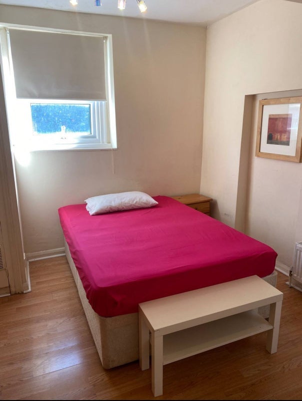 Room Southwell Road in Greater London