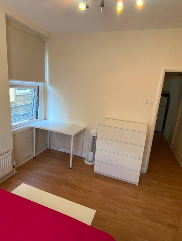 Room Southwell Road in Greater London