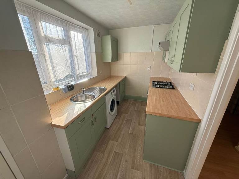 Flat Talbot Road in Luton