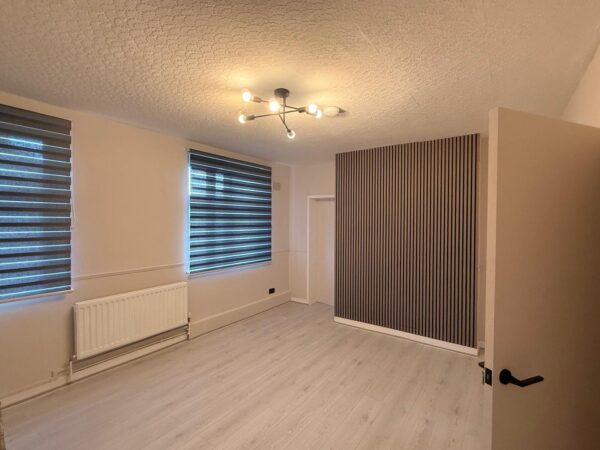 Flat Athlone Street in Greater London