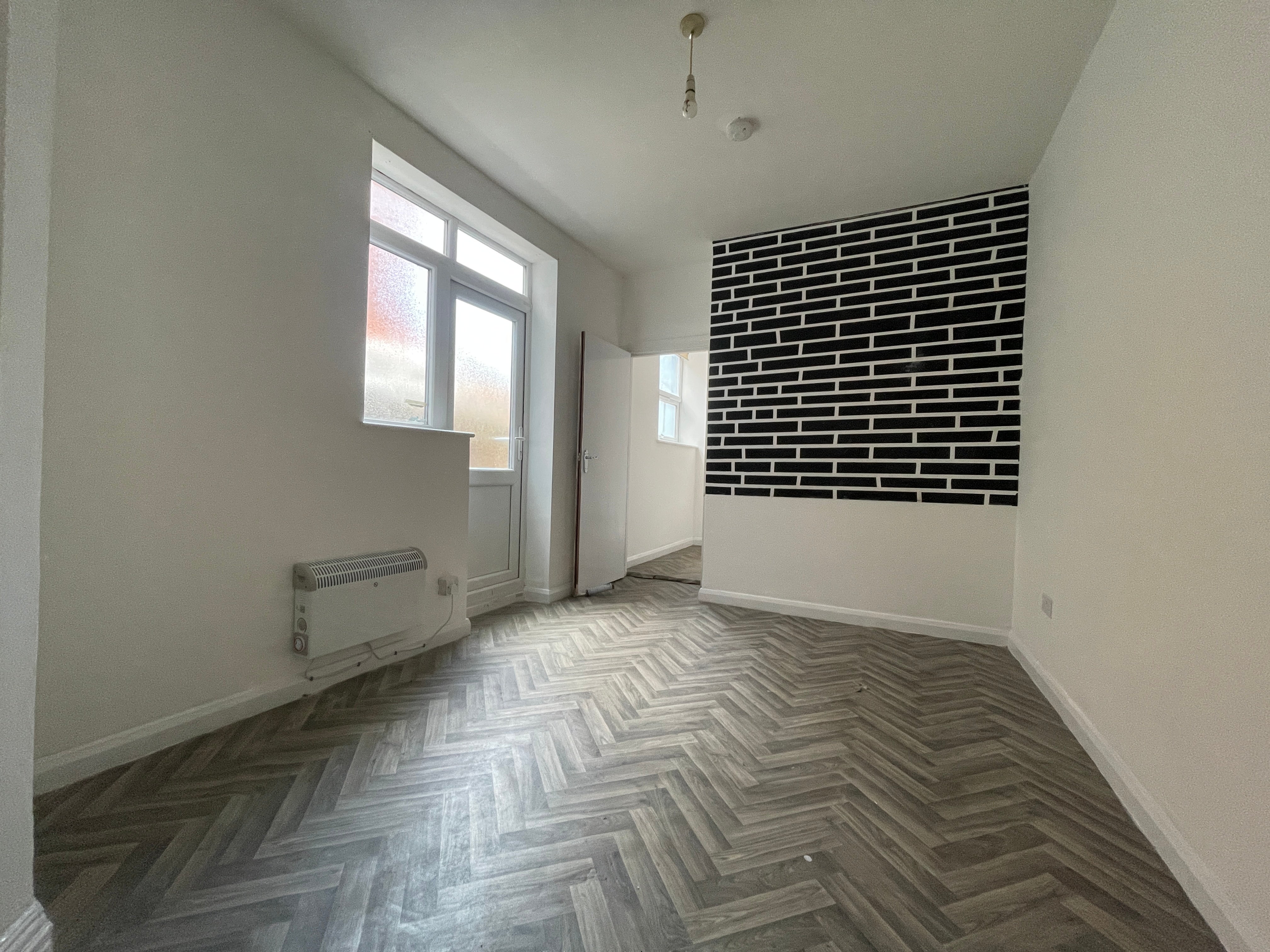 Flat Ashburnham Road in Luton