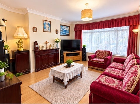 Flat Harrow Road in Greater London