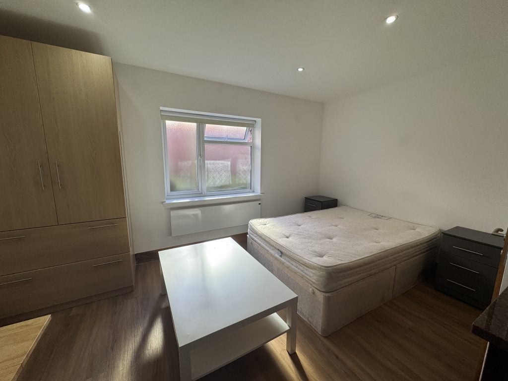 Flat Sunny Place in Greater London