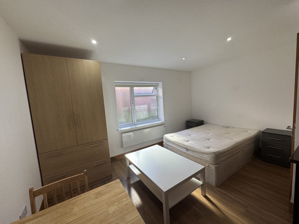 Flat Sunny Place in Greater London