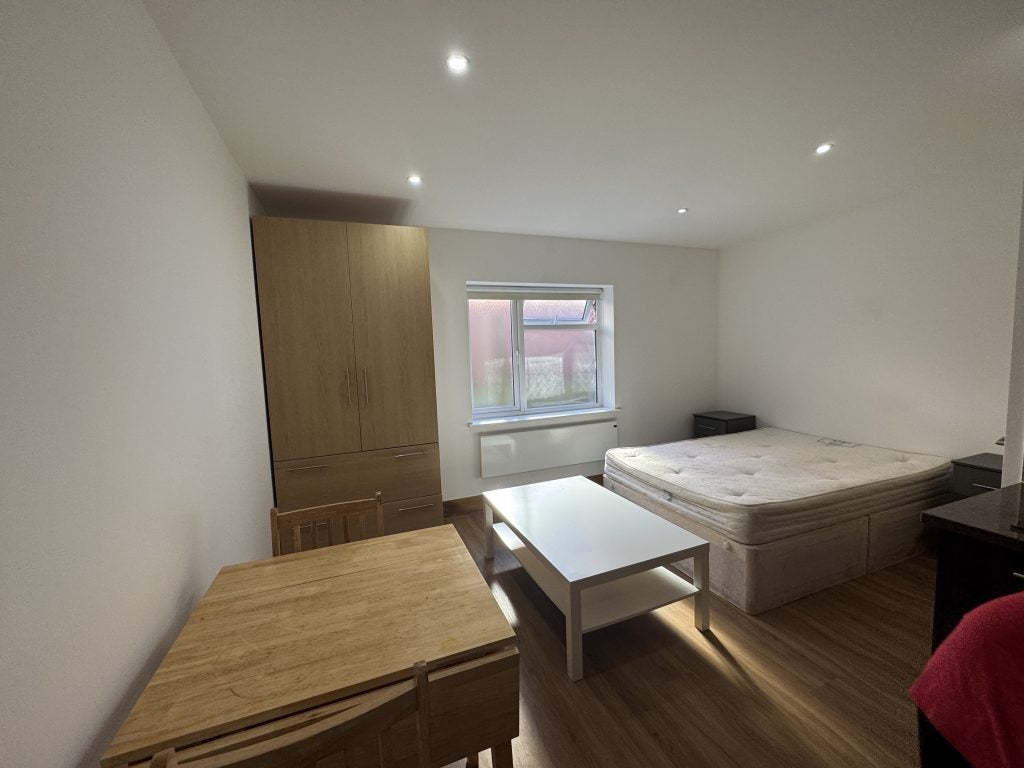 Flat Sunny Place in Greater London