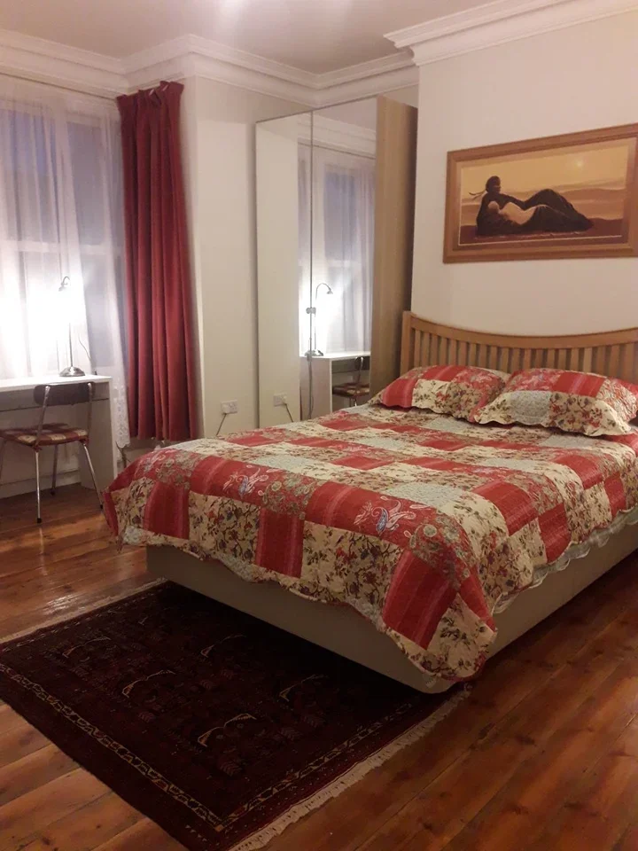 Room Hazeldean Road in Greater London