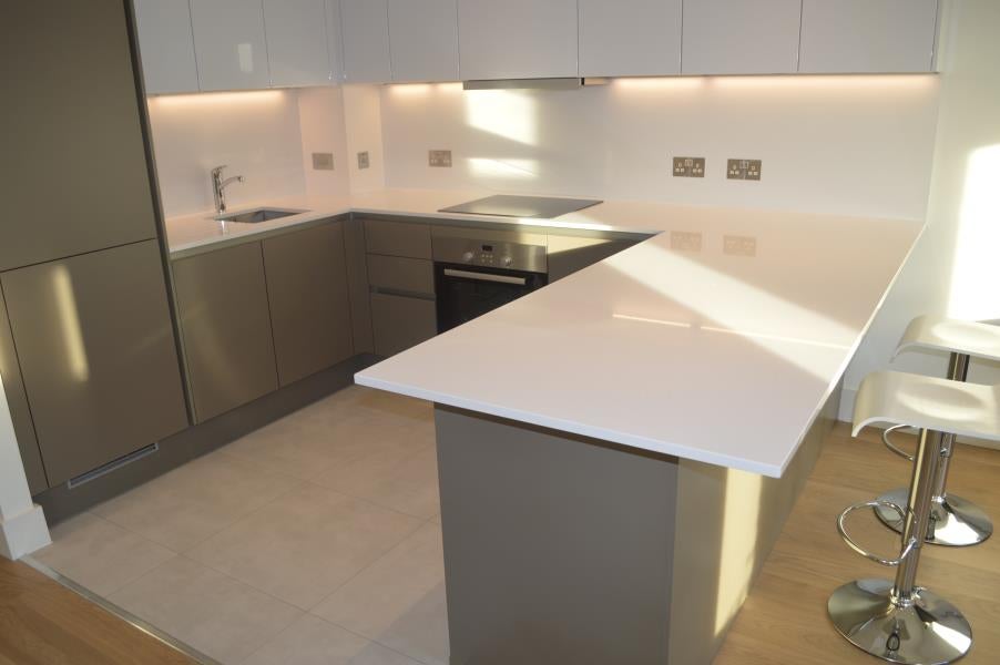 Flat Portal Way in London