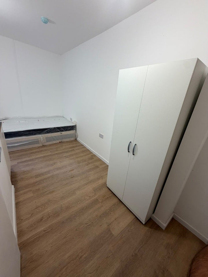 Flat London Road in Greater London
