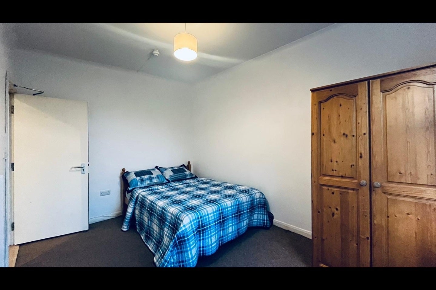 Flat Malden Road in Greater London