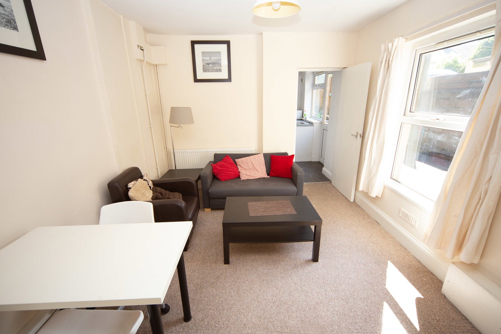 Flat Salisbury Road in Cardiff