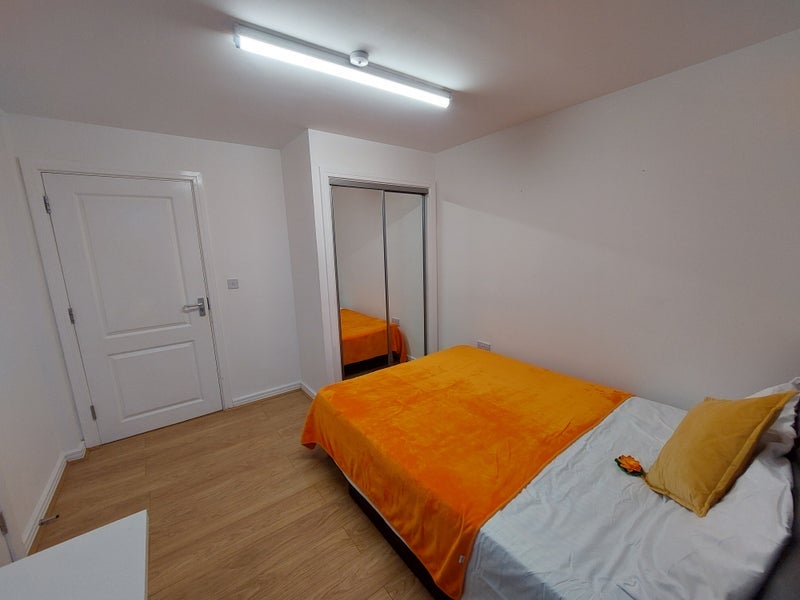 Room Upper North Street in Greater London
