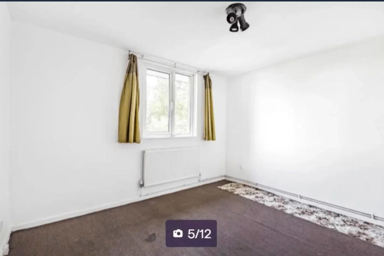 Flat Holland Walk in Greater London