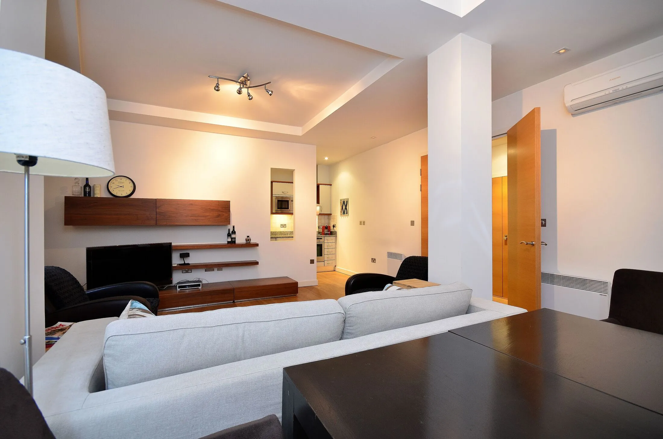 Flat Martin Lane in City of London
