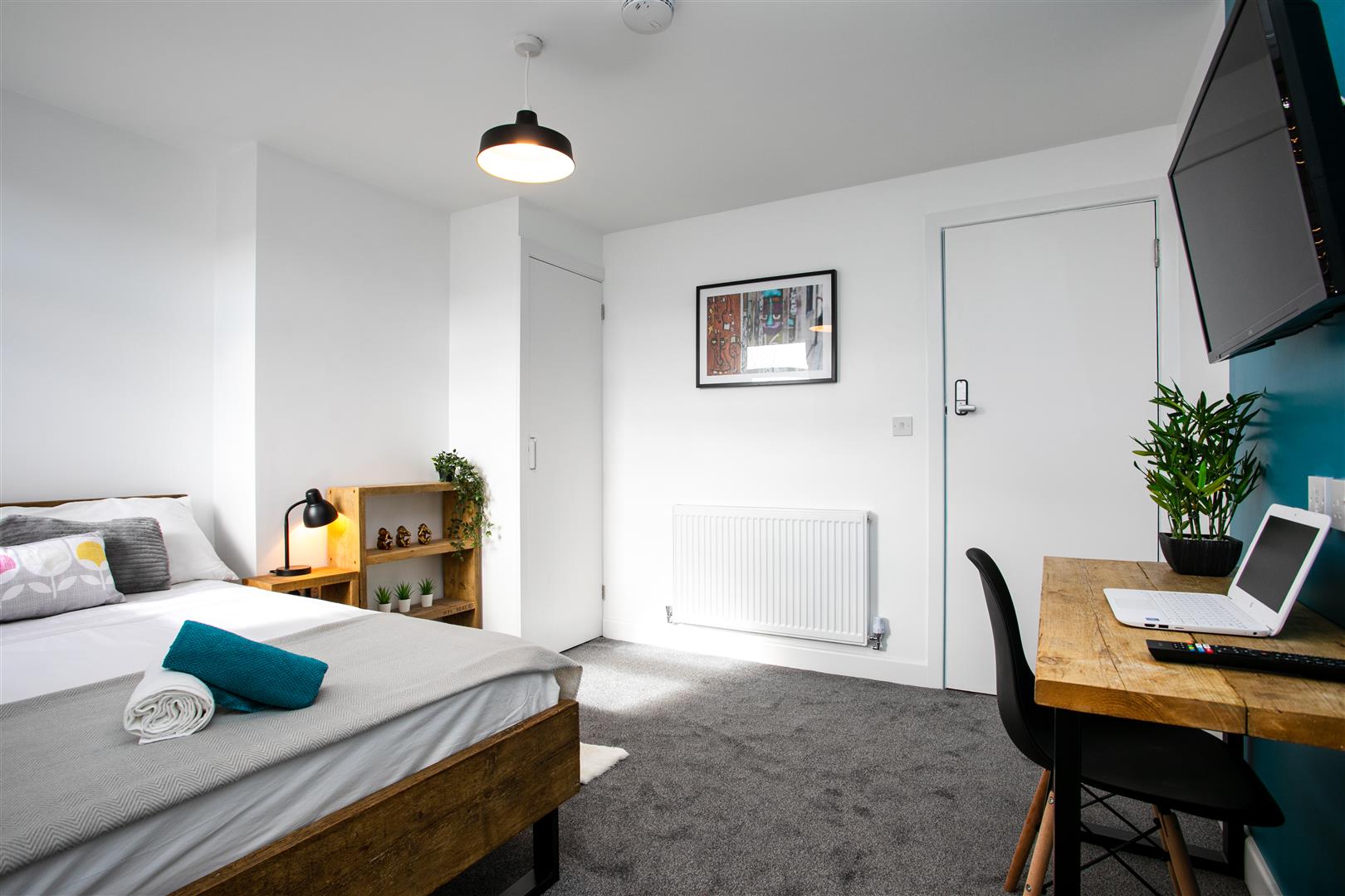 Room Bolingbroke Road in Coventry