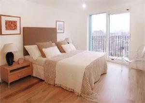 Flat Steedman Street in Greater London