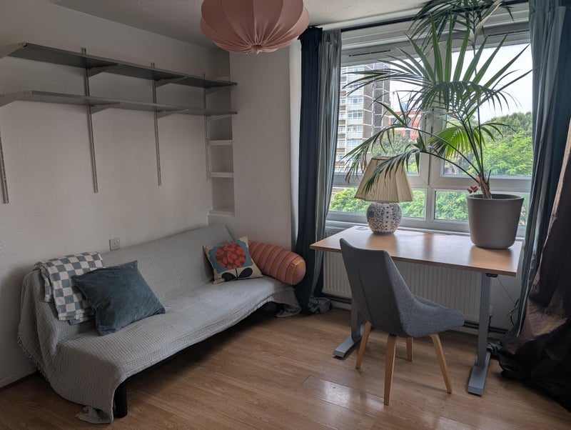 Flat Purcell Street in Greater London