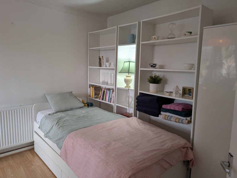 Flat Purcell Street in Greater London
