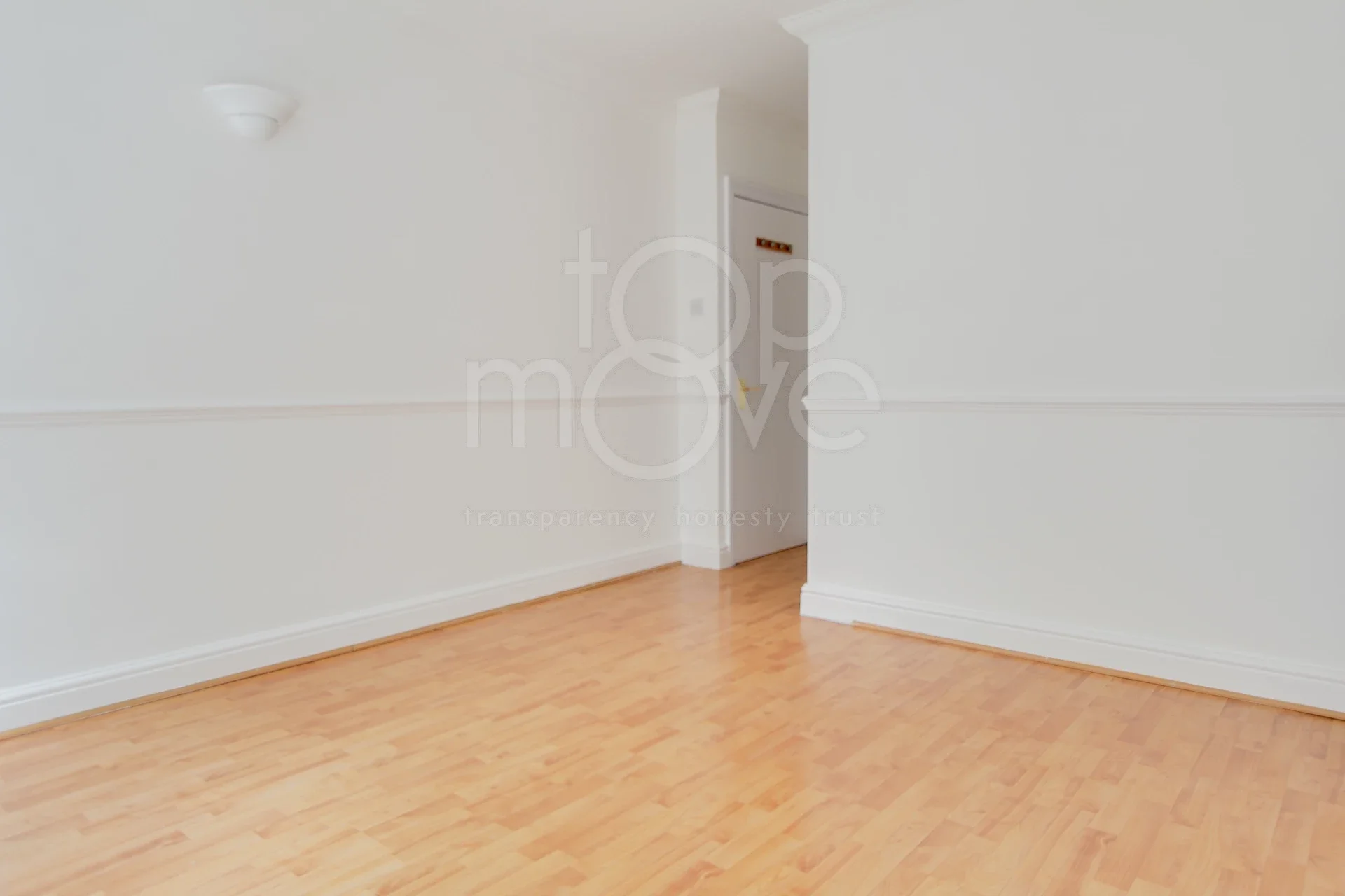 Flat Blenheim Crescent in Greater London