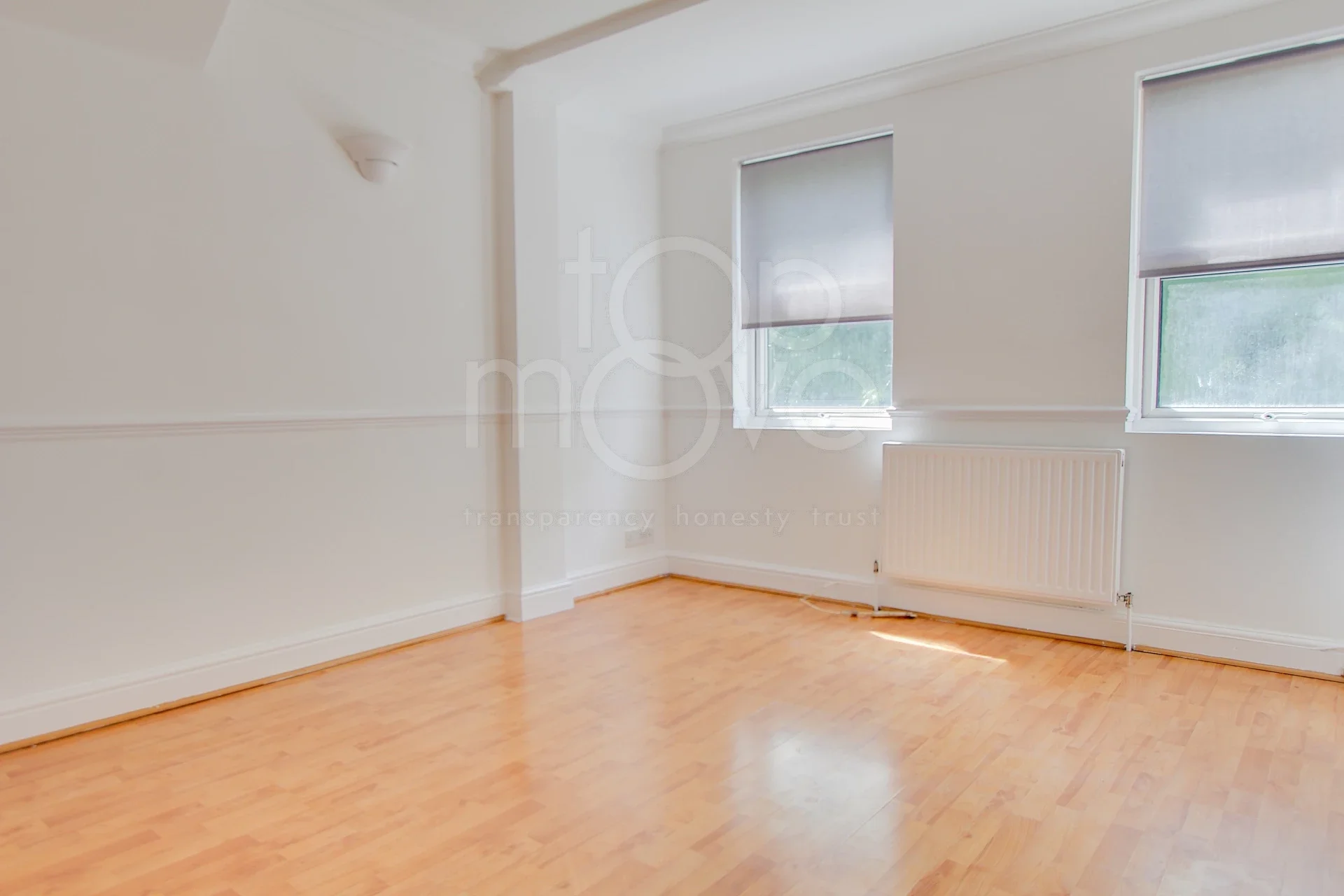 Flat Blenheim Crescent in Greater London