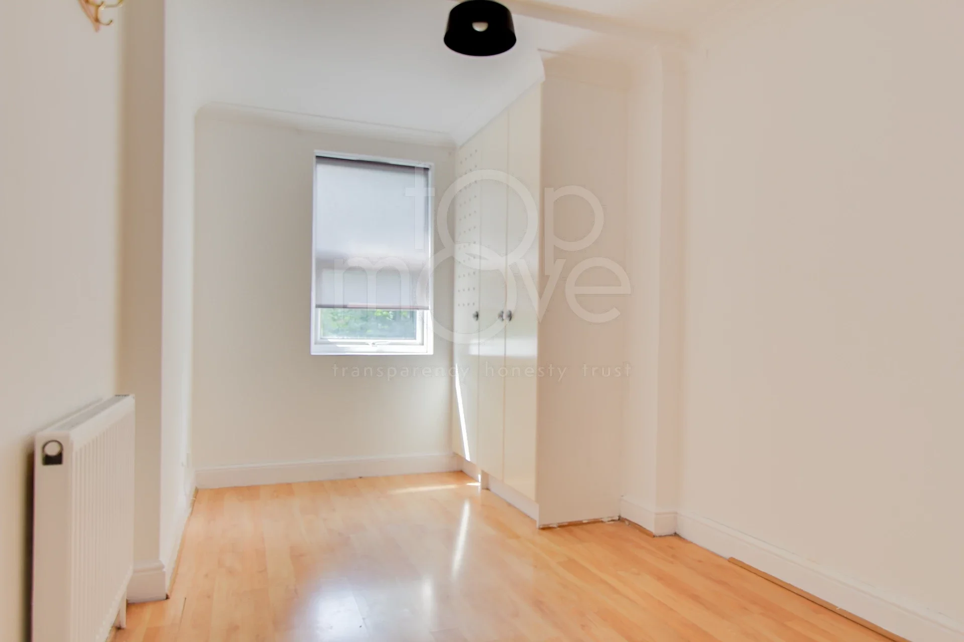 Flat Blenheim Crescent in Greater London
