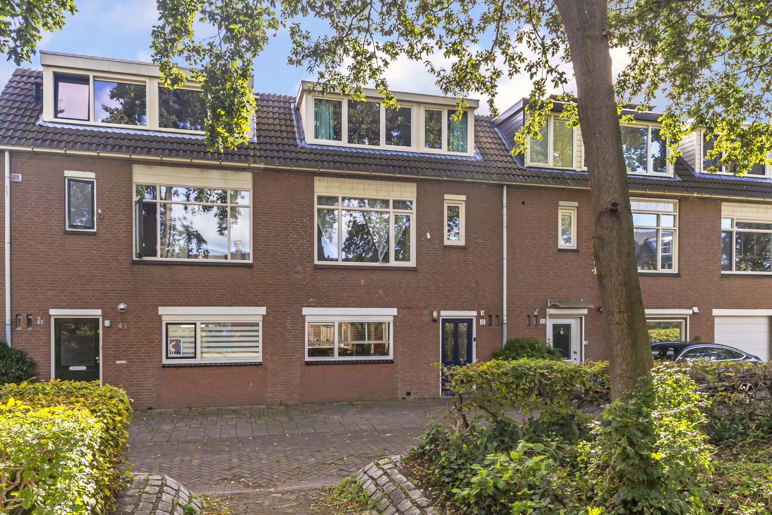 Huis B. Thoenplantsoen 47 in Den Haag