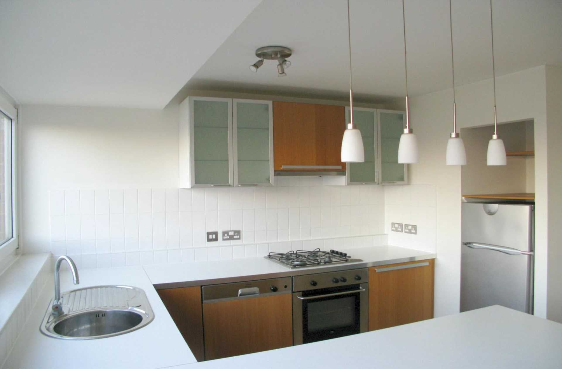Flat Bullen Street in Greater London