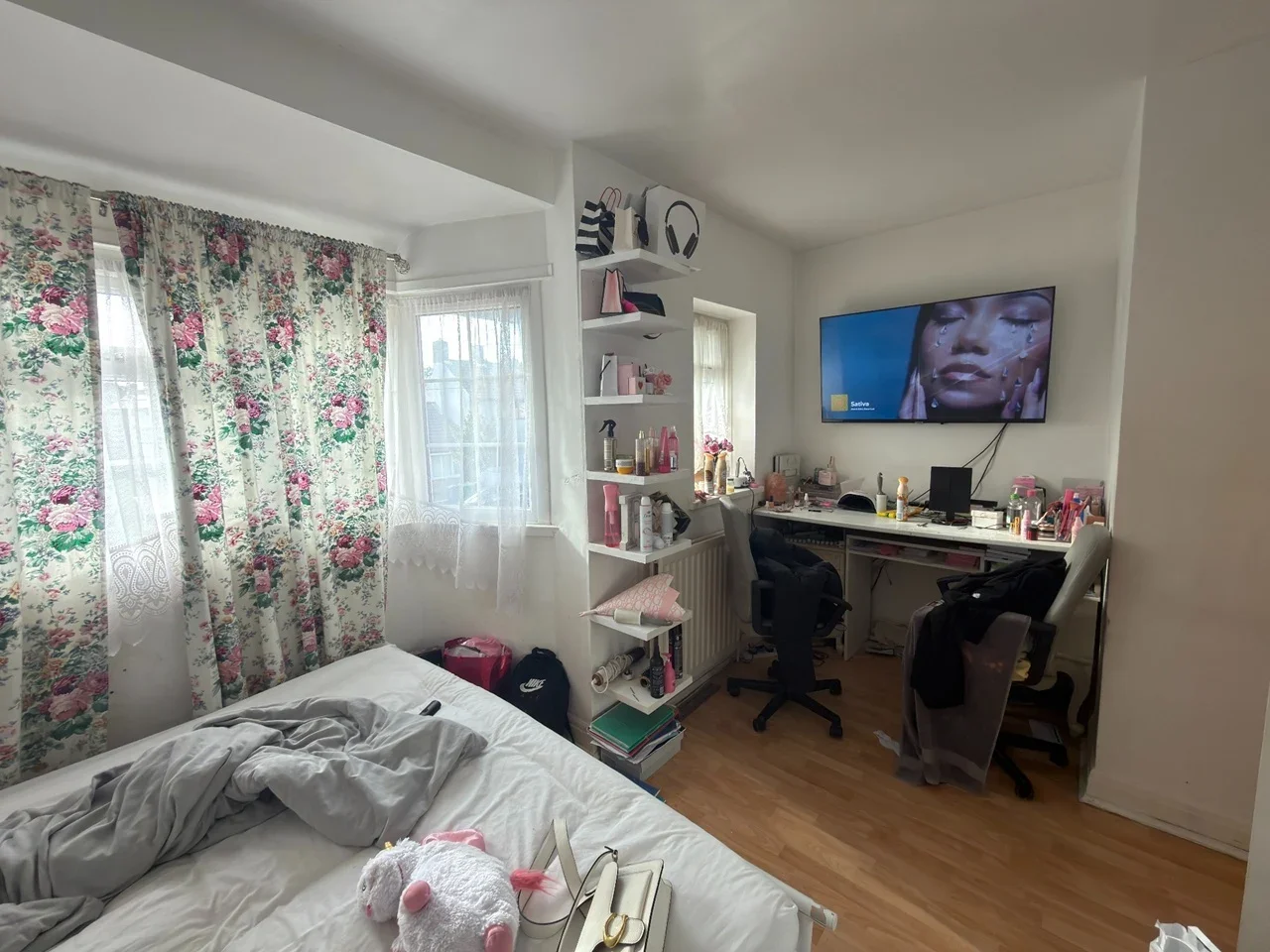 House Laughton Road in Greater London