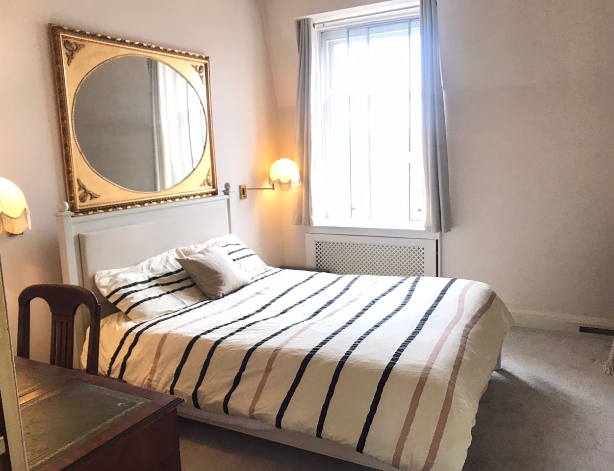 Flat Grosvenor Square in City of Westminster