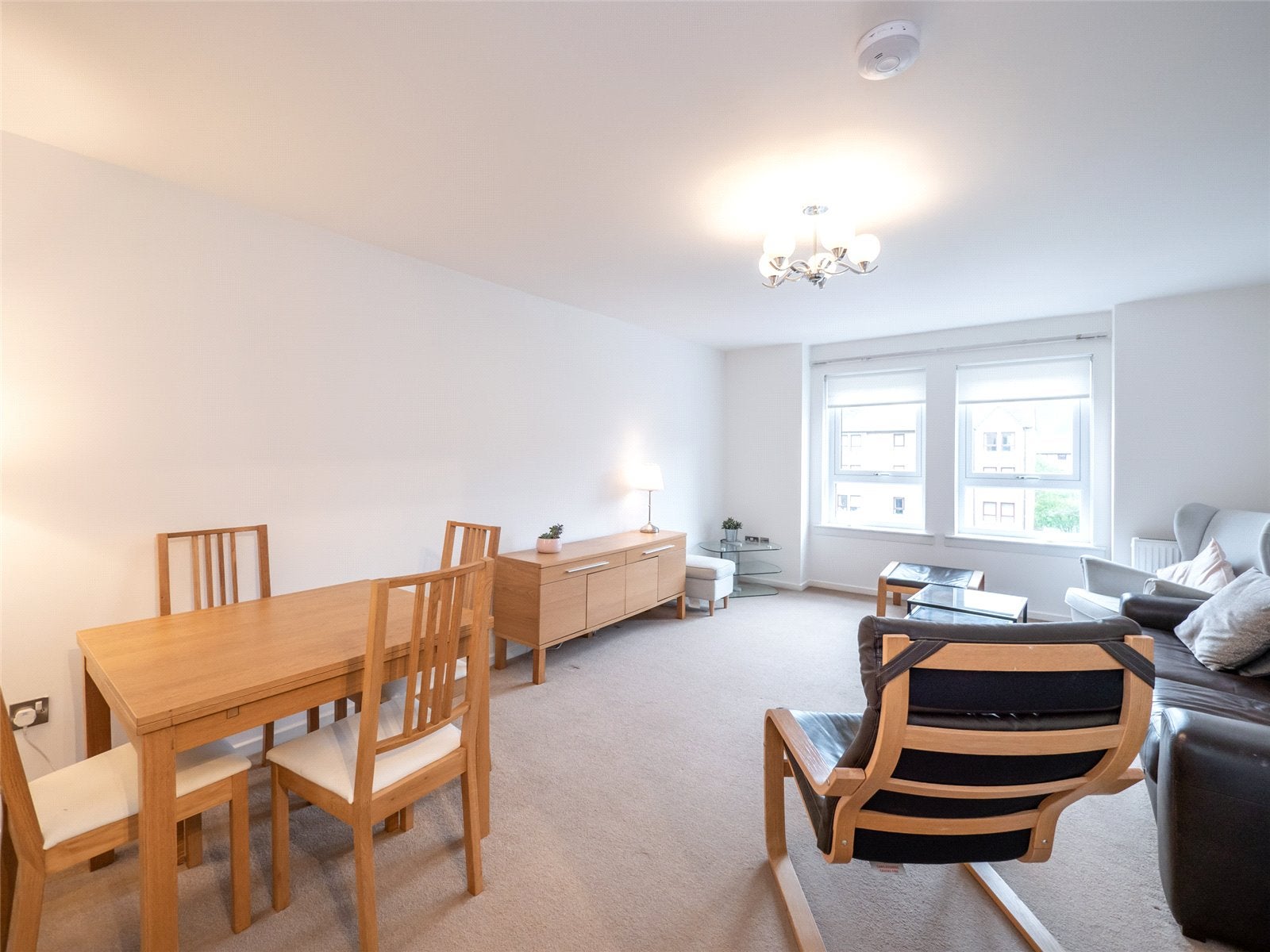 Flat Parkside Terrace in City of Edinburgh