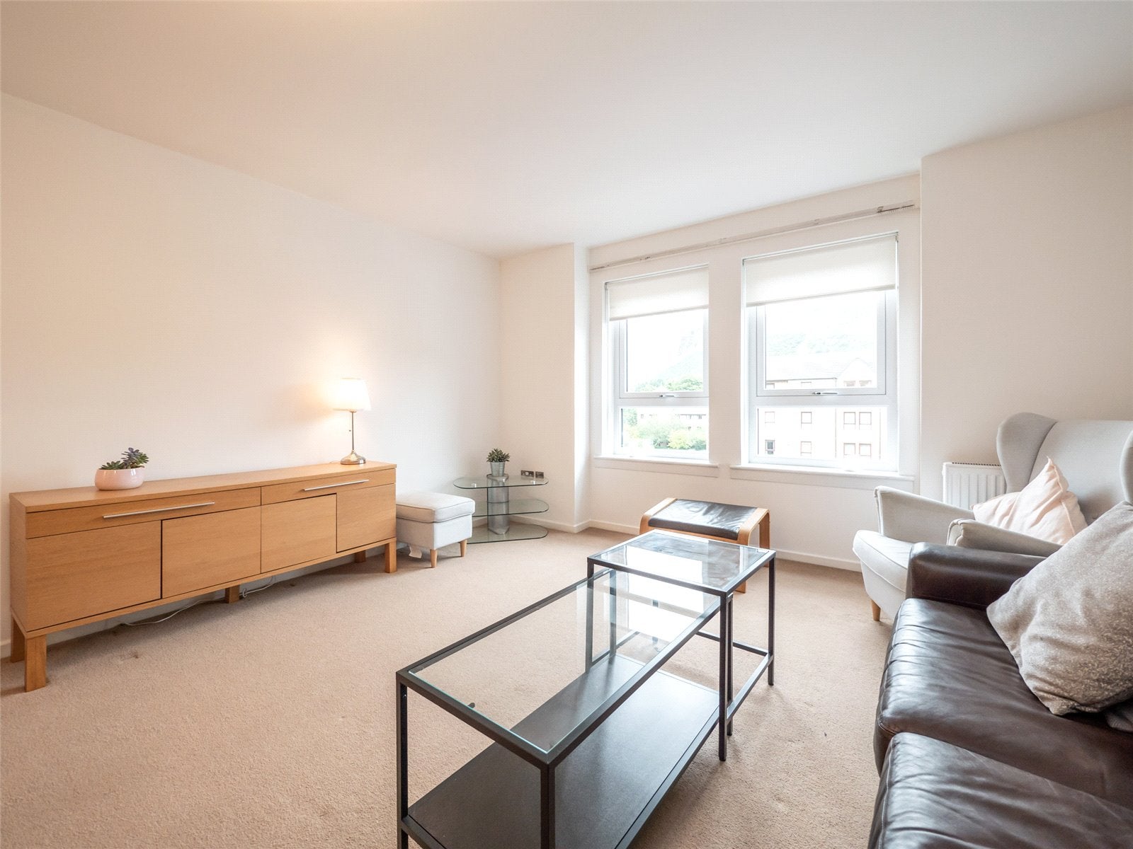 Flat Parkside Terrace in City of Edinburgh