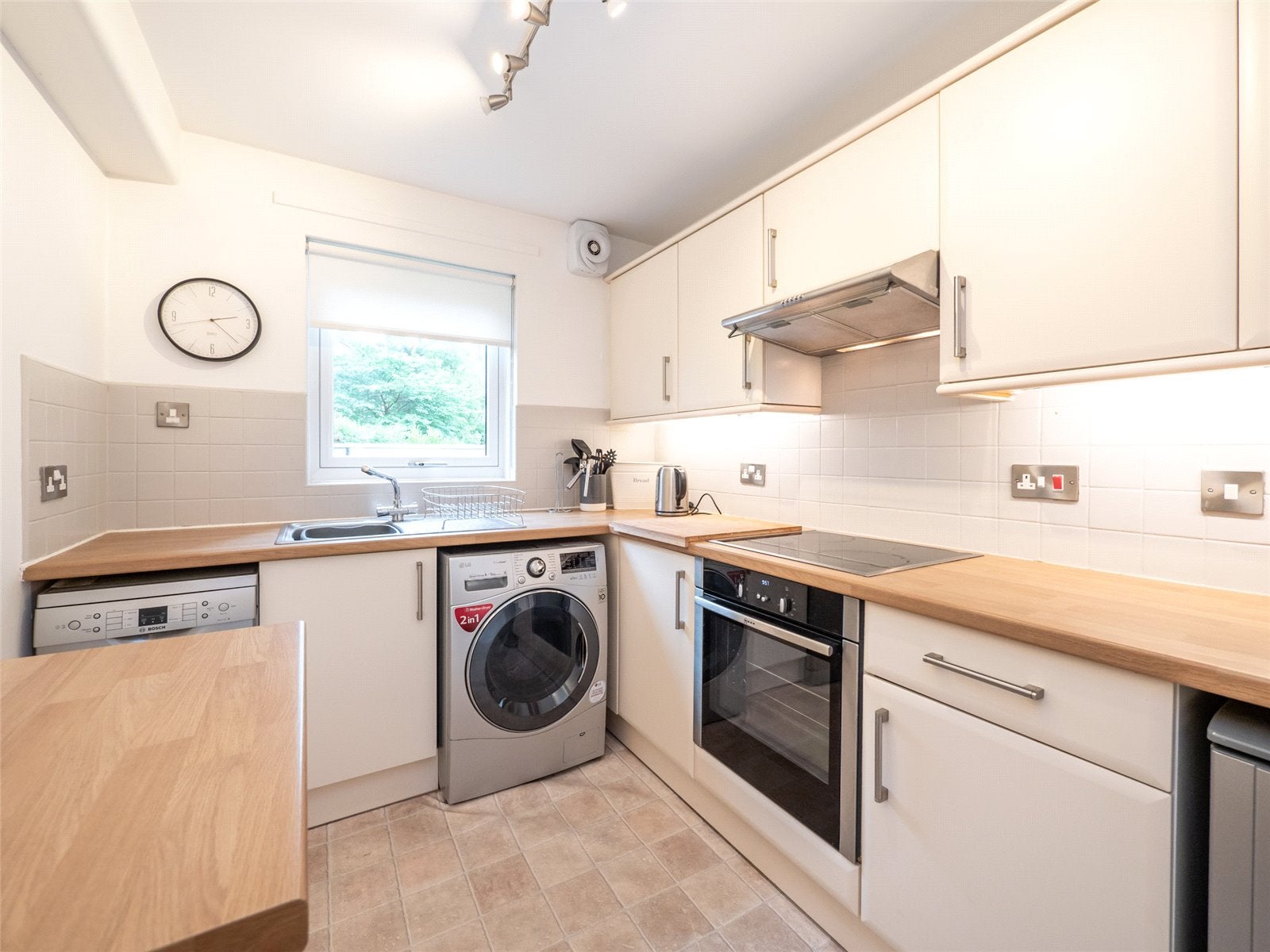 Flat Parkside Terrace in City of Edinburgh