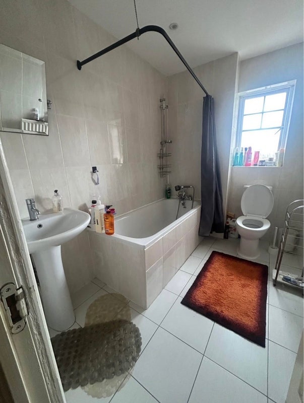 Room Greenhaven Drive in Greater London